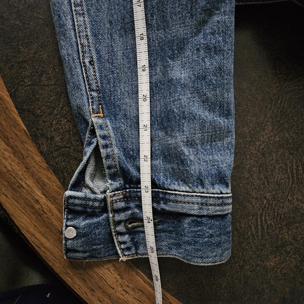 Distressed Denim Jacket Size Small - Picture 11 of 11